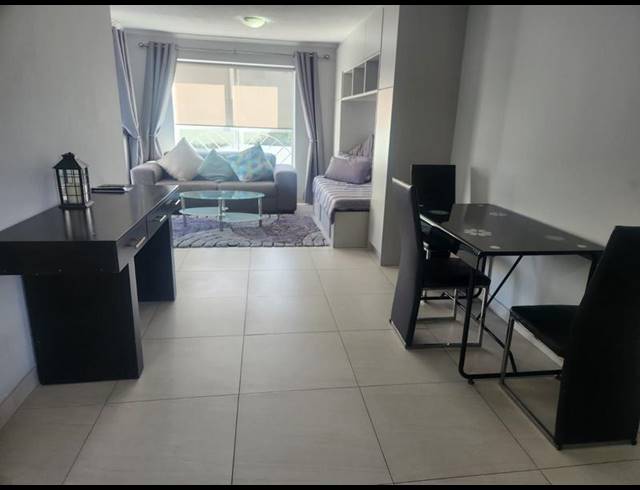 1 BEDROOM PROPERTY TO RENT IN WEST BEACH
